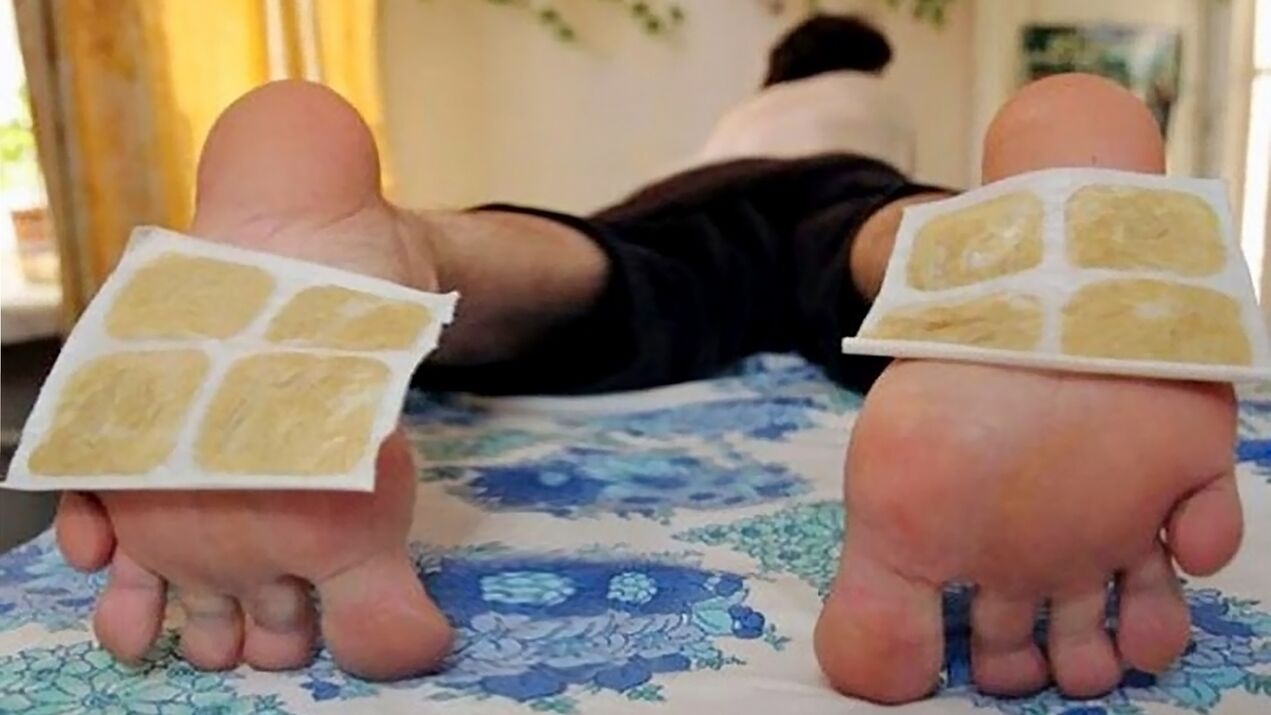 Mustard plasters on the legs as a means of increasing potency